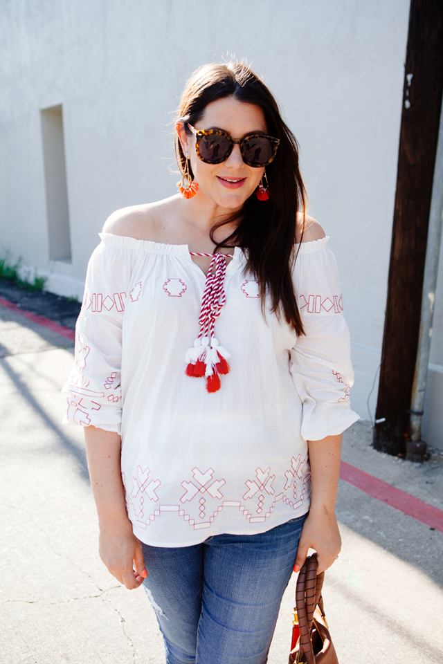 Off the shoulder top for summer. Maternity outfit ideas.